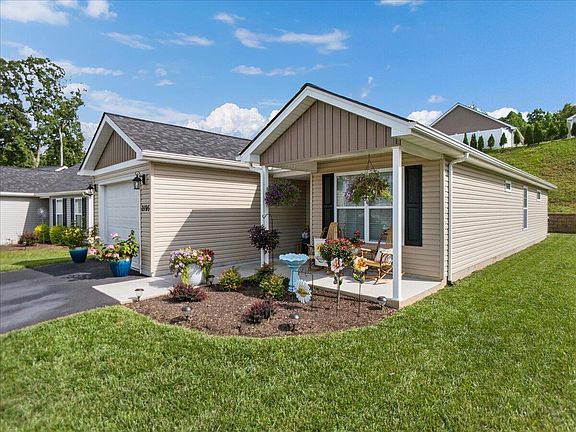 4th image of 2195 Glade Dr SE