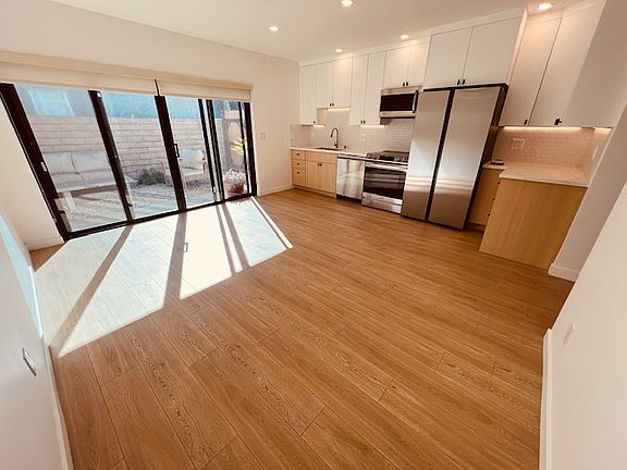 kitchen/dining/living area