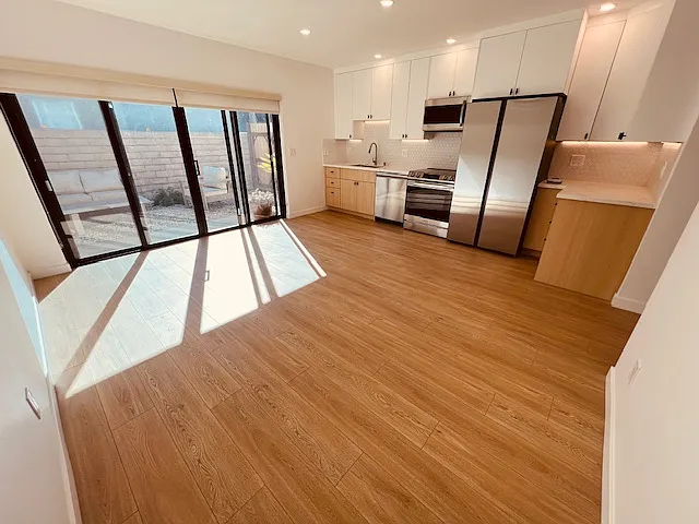 kitchen/dining/living area