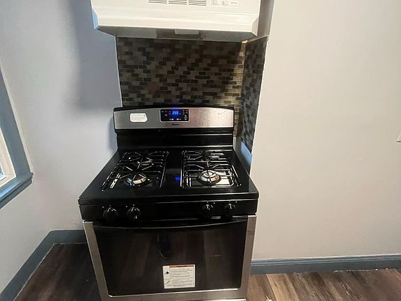 2nd image of 44 4th St APT 1R