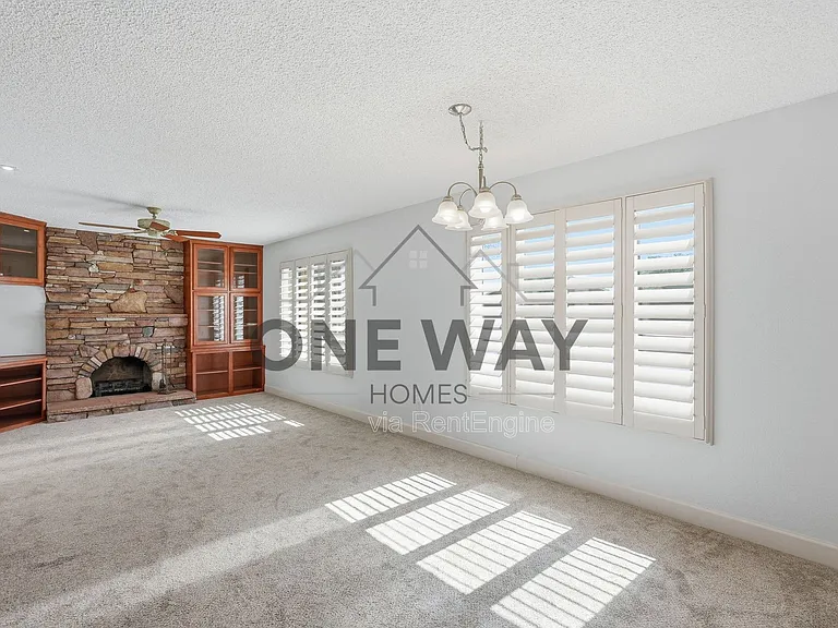5749 S Farmer Ave — Photo 4