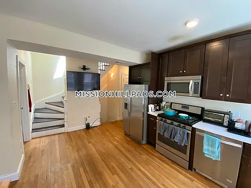 830 Huntington Ave Photo 1