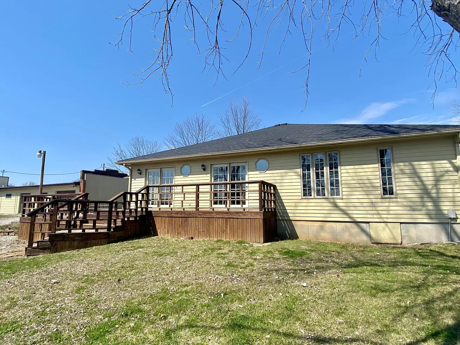 1860 Sportsman Rd — Photo 2