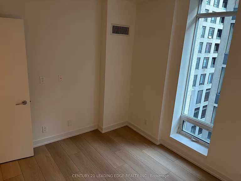 8 Colborne St #1103 — Photo 12