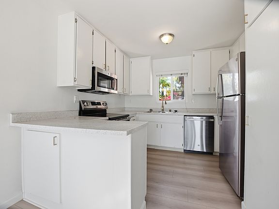 2nd image of 228 Las Flores Dr #4