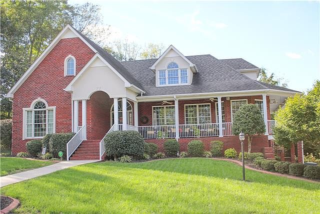 1st image of 189 Maple Dr