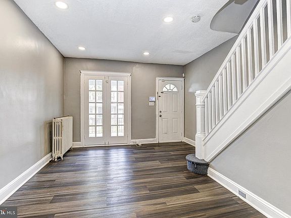 3rd image of 1003 Bonaparte Ave