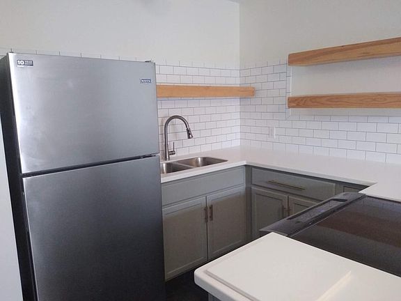 5th image of 755 Broadway Ave APT 2
