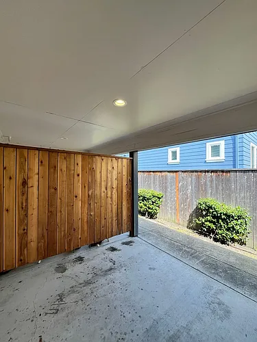 Modern 2-Bedroom! In-Unit Washer & Dryer, Covered Patio & Pet Friendly! Photo 1
