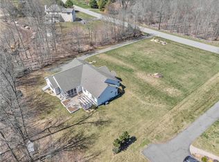 27 Meshomasic Trl, Portland, CT 06480