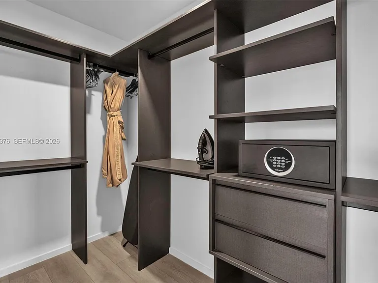 398 NE 5th St #Penthouse 4701 — Photo 9