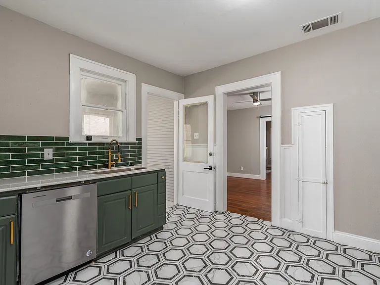 5211 Tremont St — Photo 3
