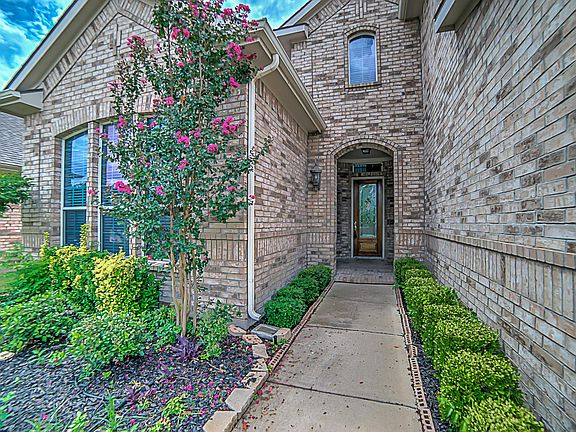 3rd image of 11841 Eden Ln