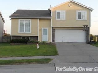 11915 Bauman Ave, Omaha, NE 68164