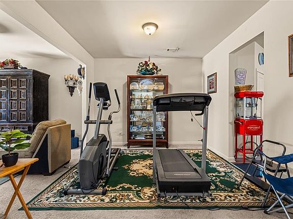 4th image of 144 Aberdeen Way