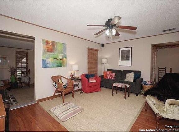 5th image of 146 Oak Grove Dr