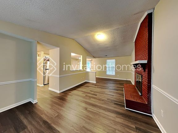 3rd image of 427 Vista Grande Cir