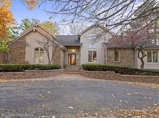 363 Sycamore Ct, Bloomfield Hills, MI 48302