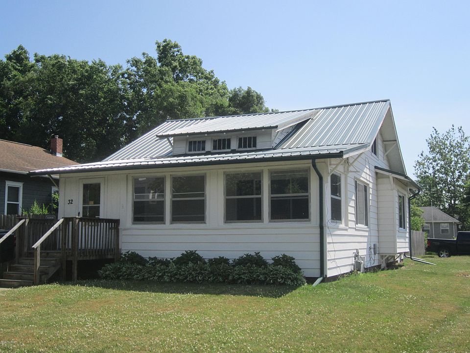1st image of 32 Yale St