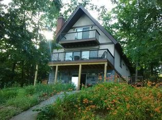 217 Lakeview Dr, Cross Junction, VA 22625