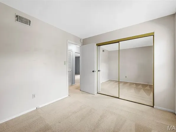 12800 Portulaca Dr APT J, Saint Louis, MO 63146