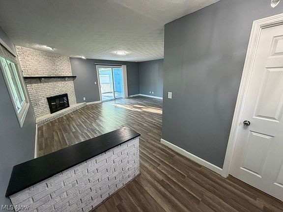 4th image of 717 Hazelwood Dr