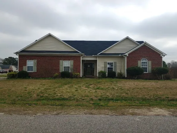 164 Allydar Ln, Raeford, NC 28376