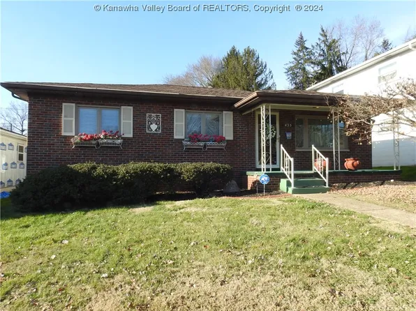 435 24th St, Dunbar, WV 25064