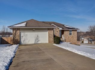 2902 W Saratoga, Ozark, MO 65721