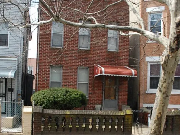 672 Elton Street image 1 of 2