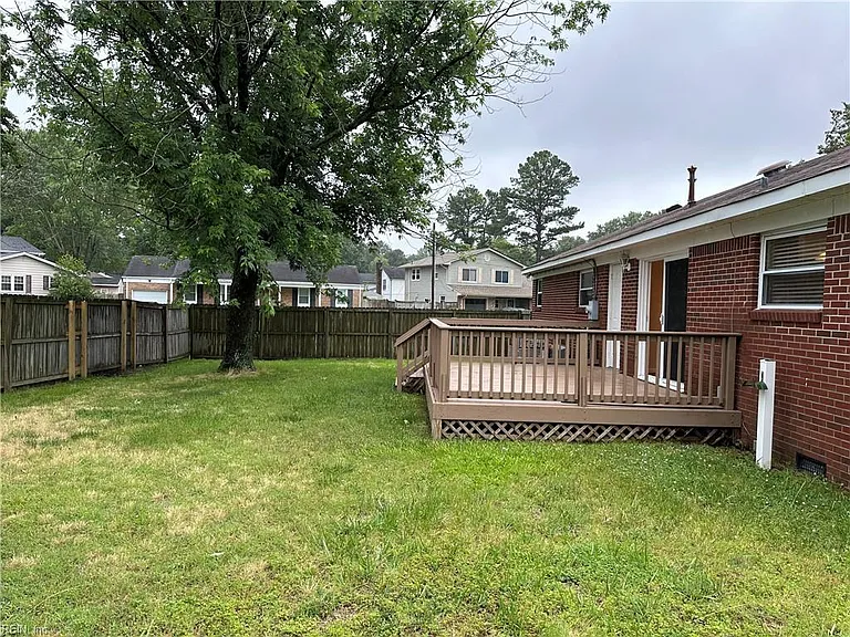 940 Redwood Cir — Photo 41