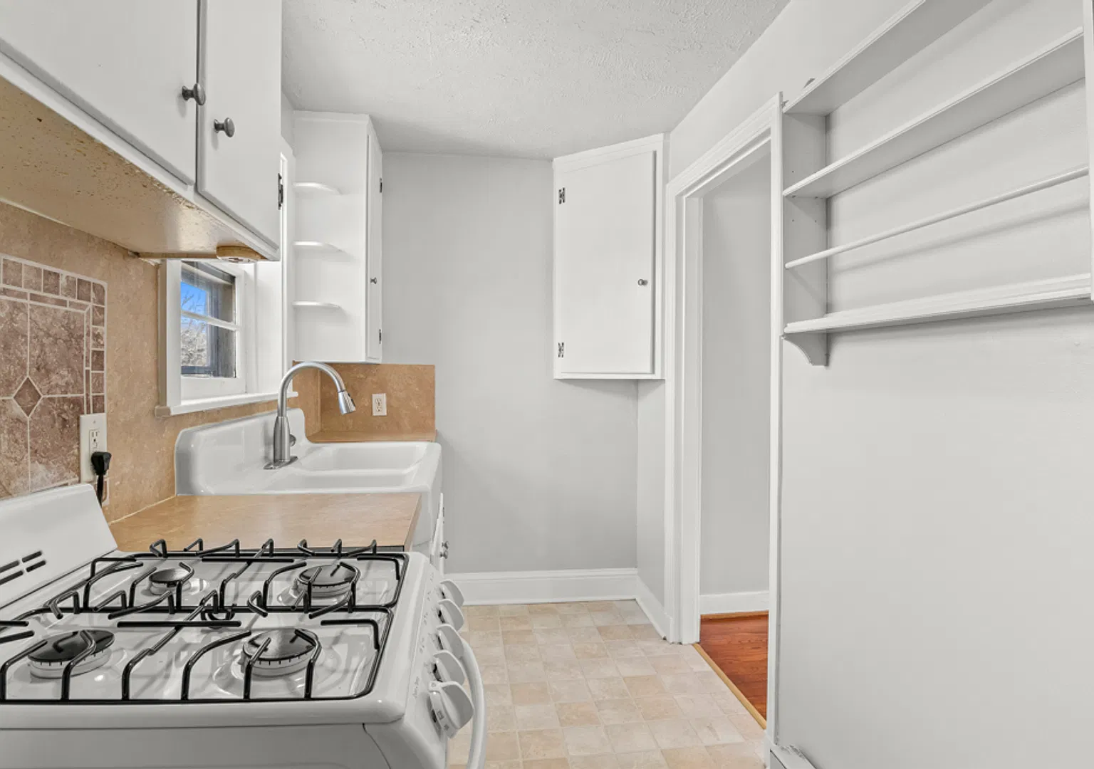 645 S Sumneytown Pike — Photo 3