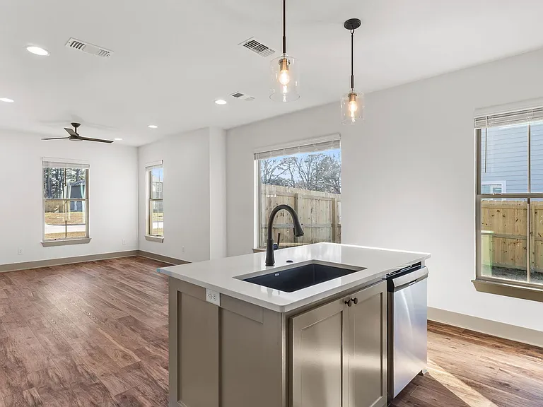 3108 Bethany Ln — Photo 8