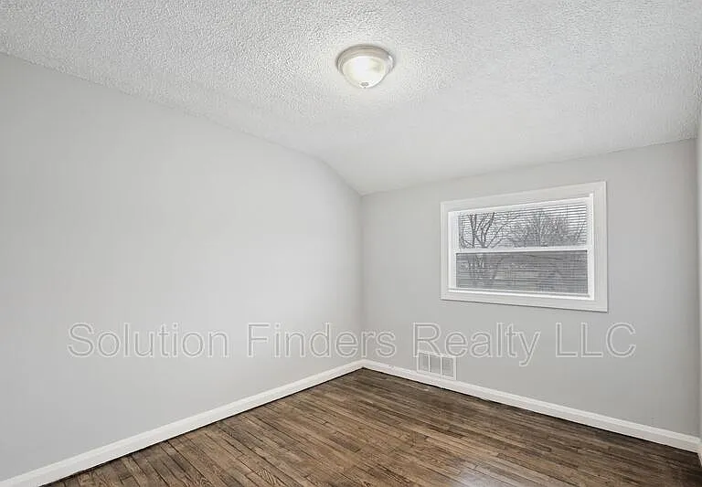 3314 Wallford Dr — Photo 10