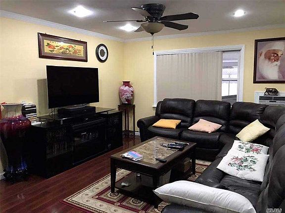 3rd image of 260-15 81st Ave