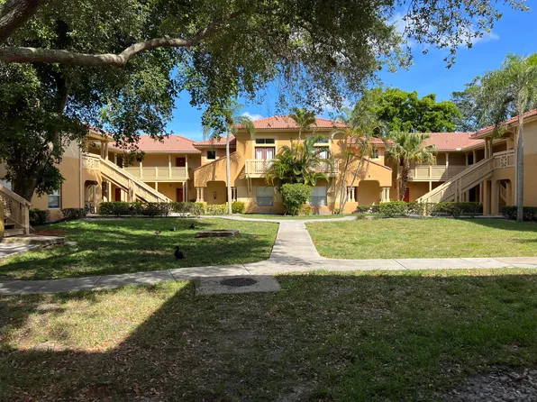 4751 Via Palm Lakes, West Palm Beach, FL