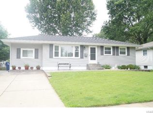 100 Sally Dr, Florissant, MO 63031