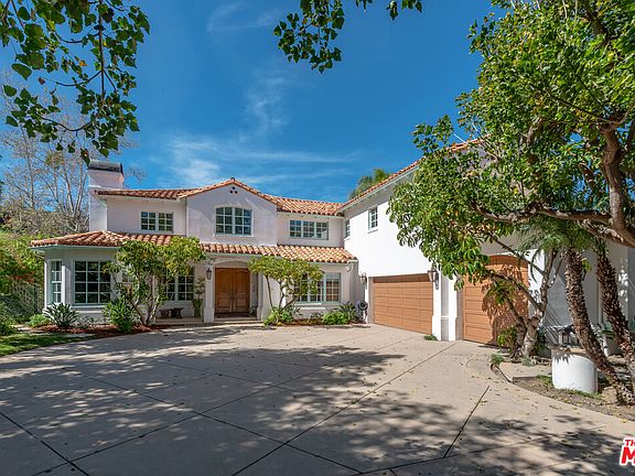 5th image of 3843 Rock Hampton Dr