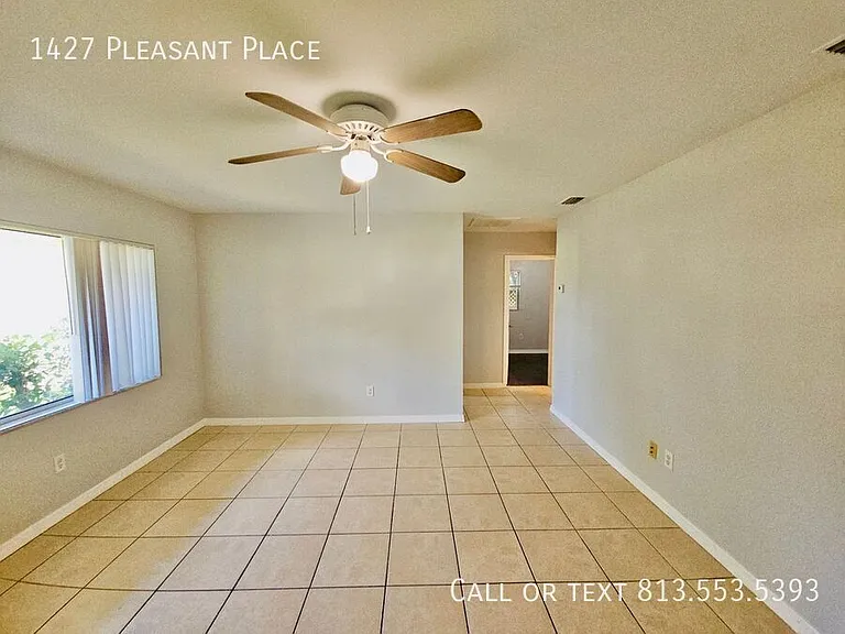 1427 Pleasant Pl — Photo 6