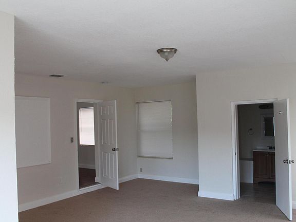 3rd image of 754 Date Palm Dr