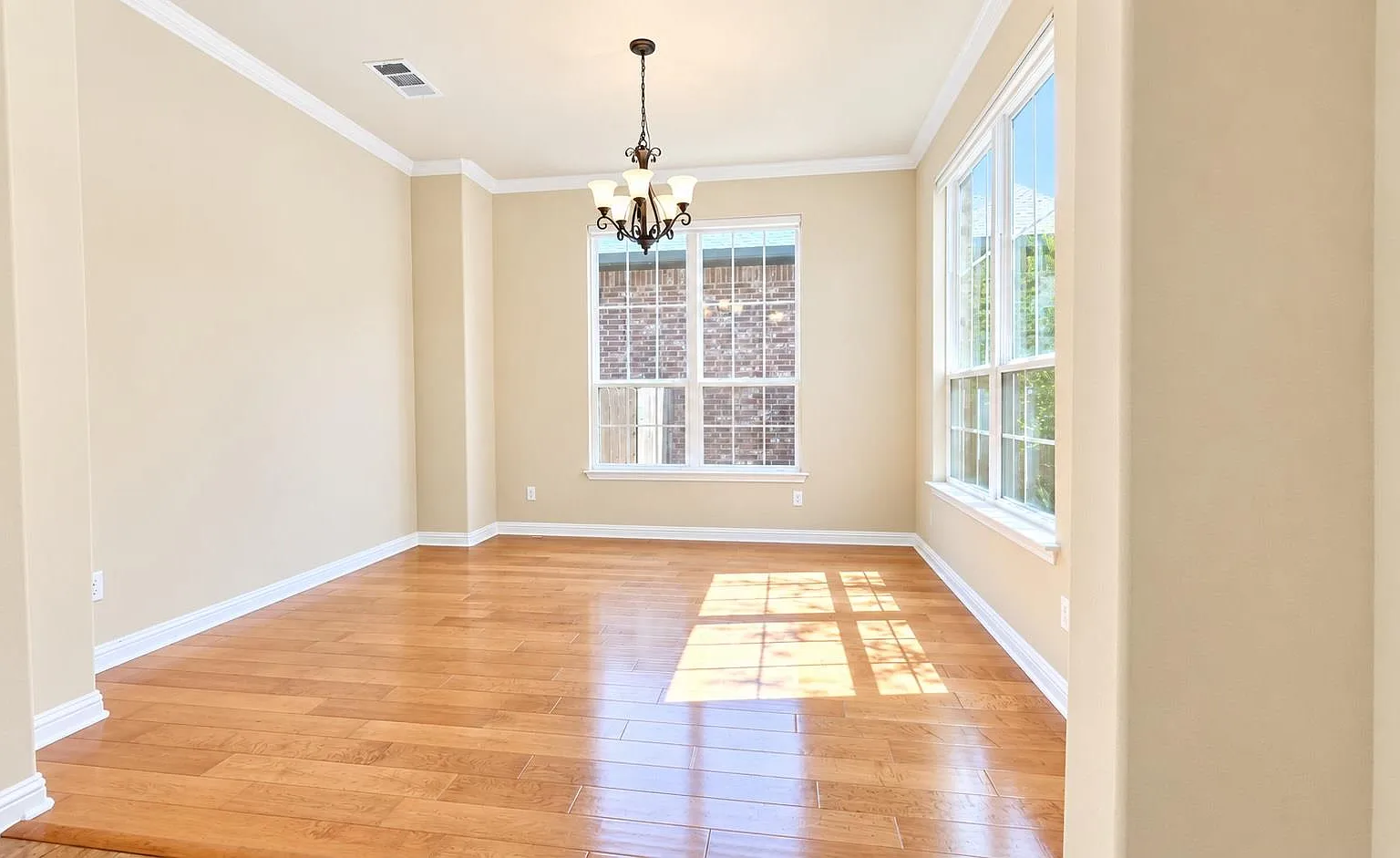 4 bed, 3.5 bath, 2844 sqft, $3,450 — Photo 4