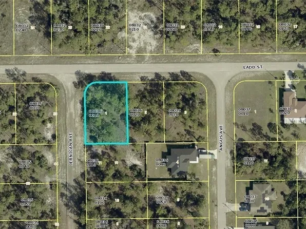 662 Ladd St, Lehigh Acres, FL 33974
