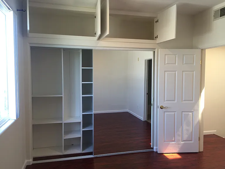 5330 Satsuma Ave — Photo 7