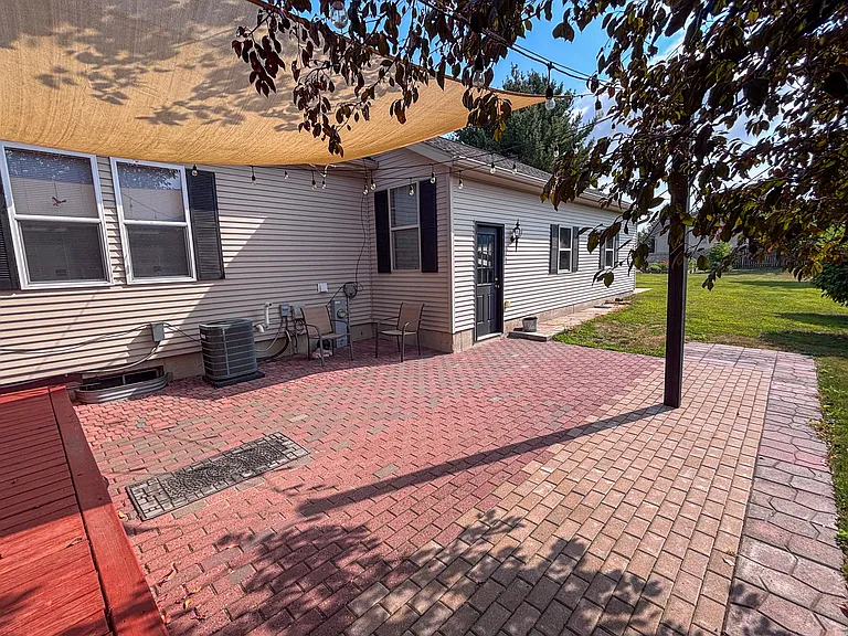 928 Jeremy St — Photo 19