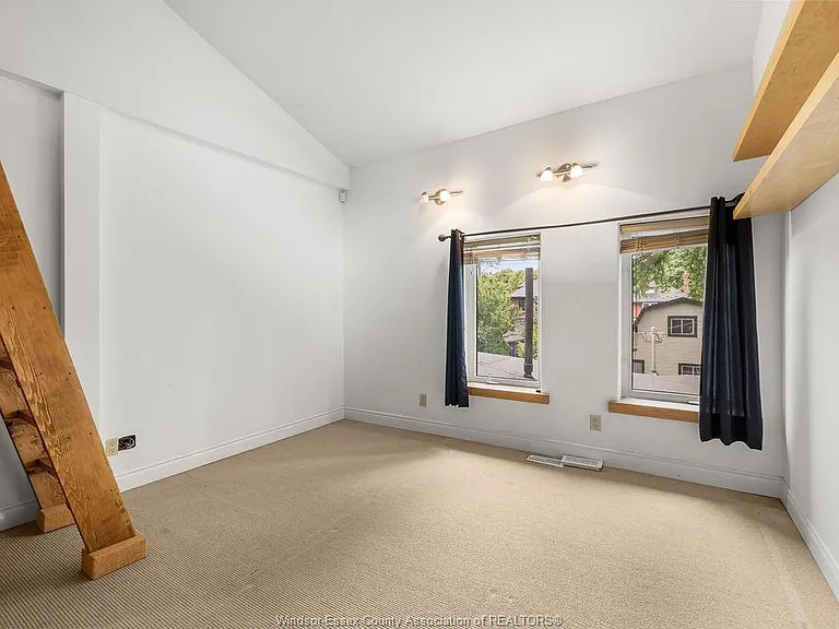 803 Monmouth Rd — Photo 18