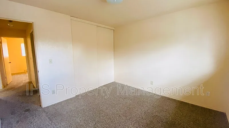 2 bed, 1.0 bath, 800 sqft, $1,295 — Photo 4