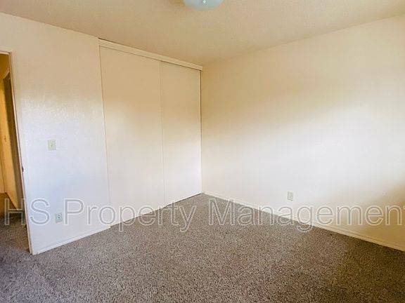 4th image of 1913 Hoxie Ave APT C