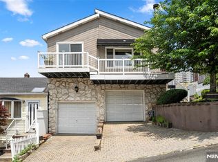 429 Elizabeth St, Fort Lee, NJ 07024