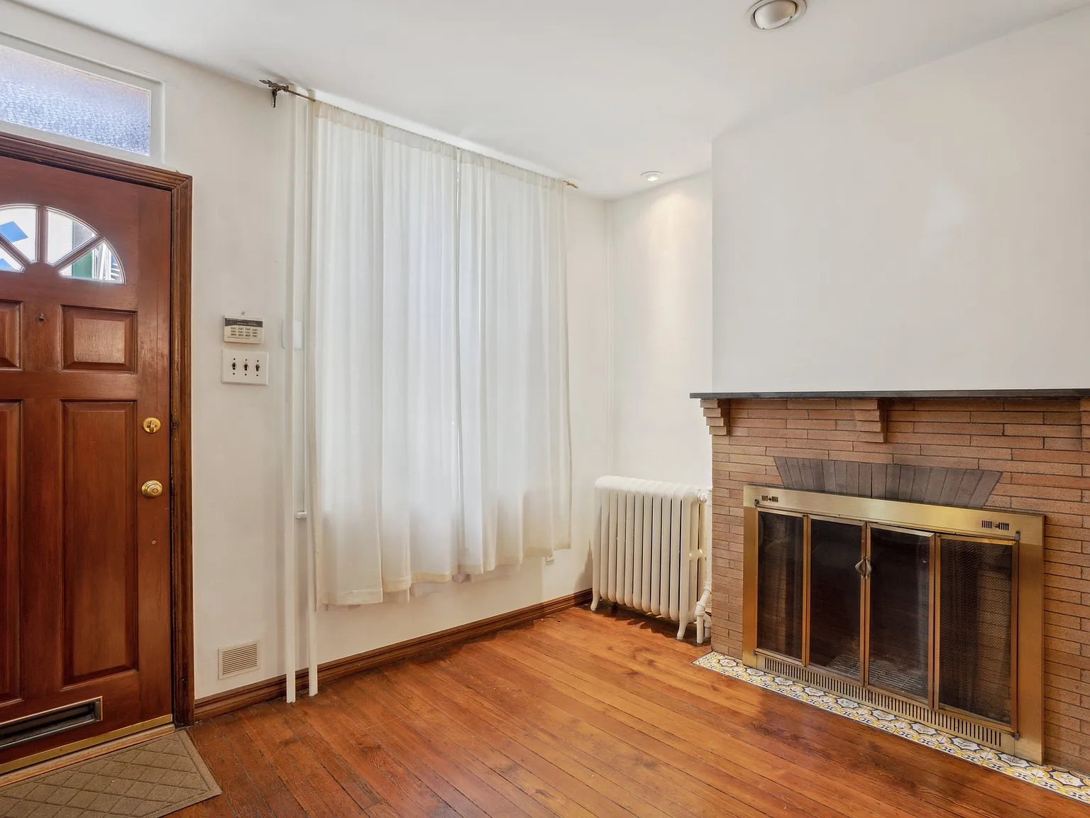 1 bed, 1.5 bath, 800 sqft, $2,400 — Photo 2