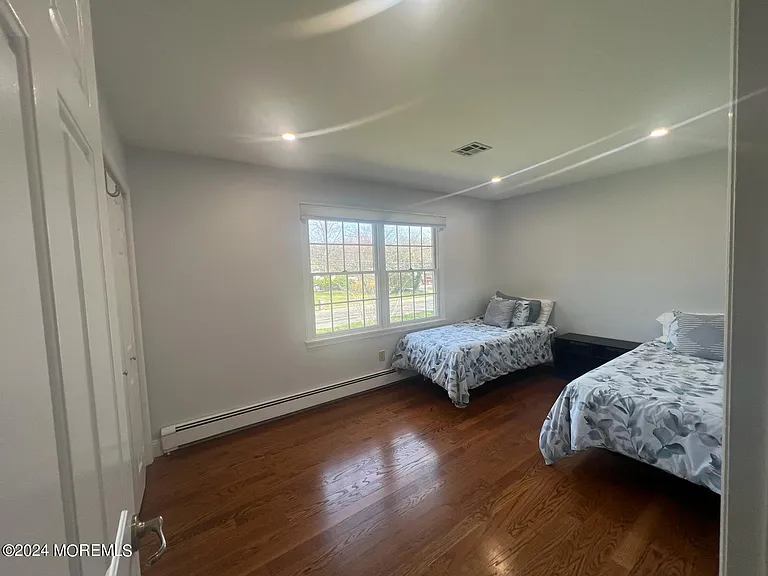 1578 N Bay Ave — Photo 45